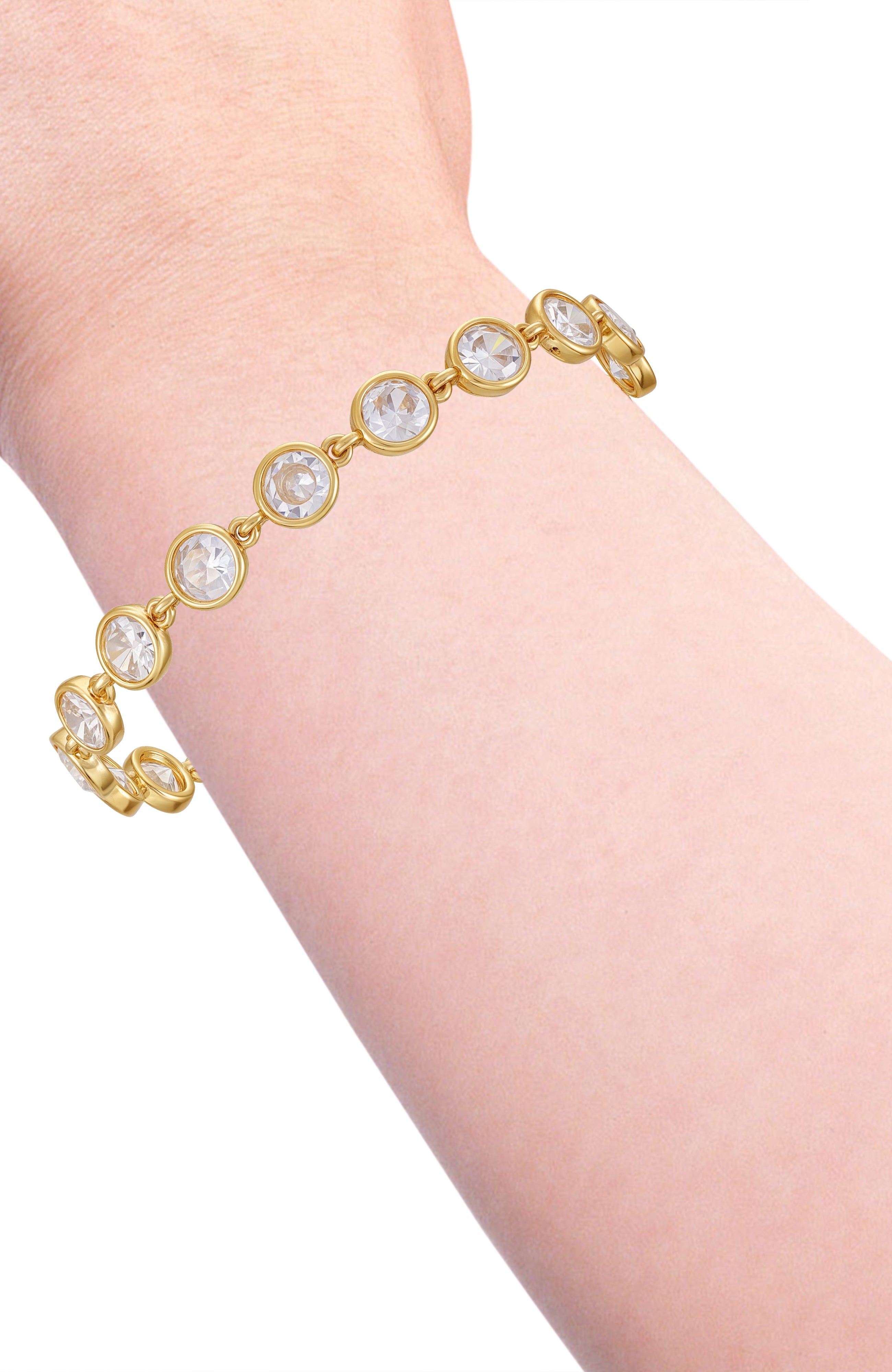 khadi & co 「VENUS」 Gold Tone Cubic Zirconia Bezel Bracelet - Vince Camuto