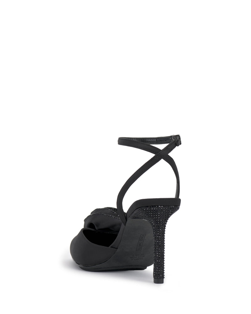 Bonitaa Flower Detail Pump - Vince Camuto